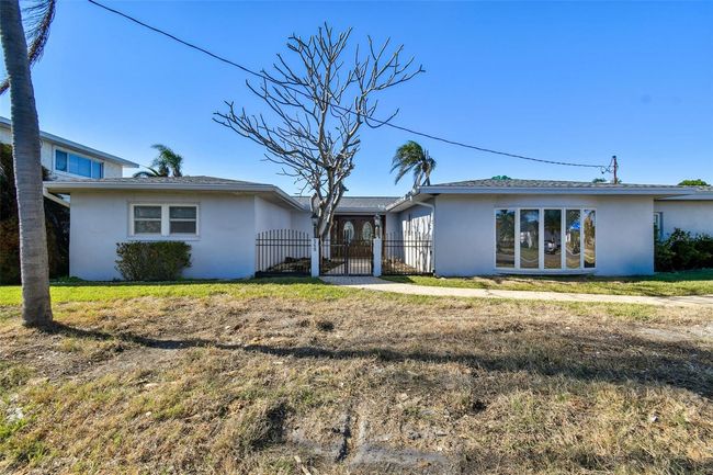 568 Johns Pass Ave, House other with 4 bedrooms, 3 bathrooms and null parking in MADEIRA BEACH FL | Image 12
