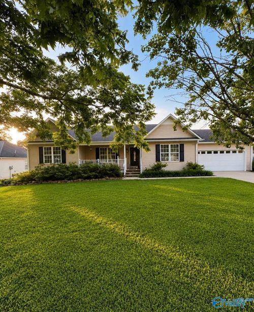 54 Land Cir, Albertville, AL, 35950-4358 | Card Image