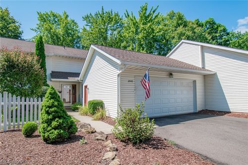 2440 Port Charles Dr, Stow, OH, 44224-5701 | Card Image