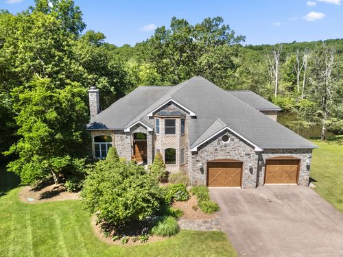 70 Morgan Rd, Salem, CT, 06420-3827 | Card Image