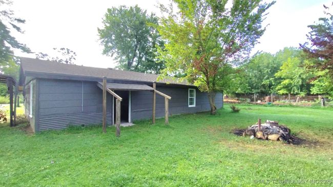 715 S Clayton, House other with 3 bedrooms, 1 bathrooms and null parking in Vian OK | Image 4