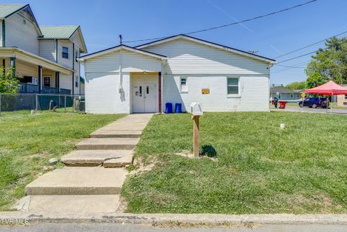 300 W Chilhowie Ave, Johnson City, TN, 37604-4548 | Card Image