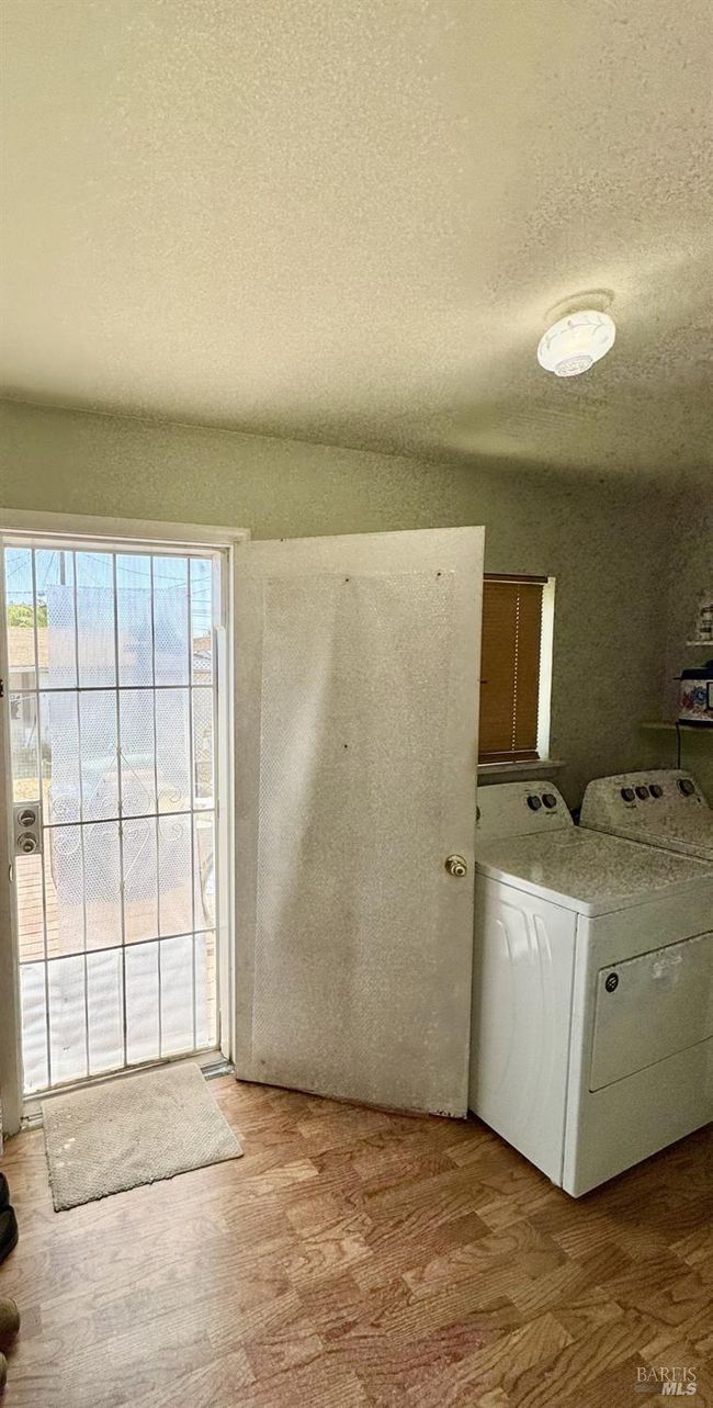 811 Broadway St, House other with 2 bedrooms, 1 bathrooms and 2 parking in Fairfield CA | Image 15