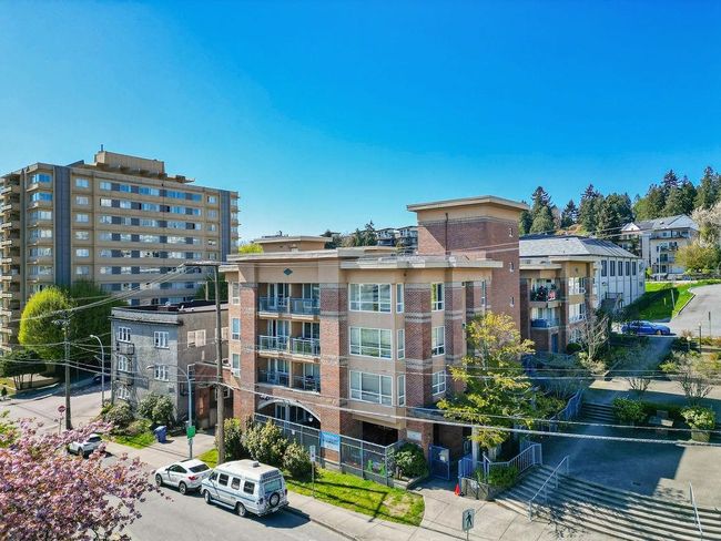 402 - 335 Carnarvon Street, Condo with 2 bedrooms, 2 bathrooms and 1 parking in New Westminster BC | Image 1