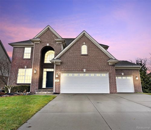 3196 Fortune Ln, Commerce Township, MI, 48390-1739 | Card Image