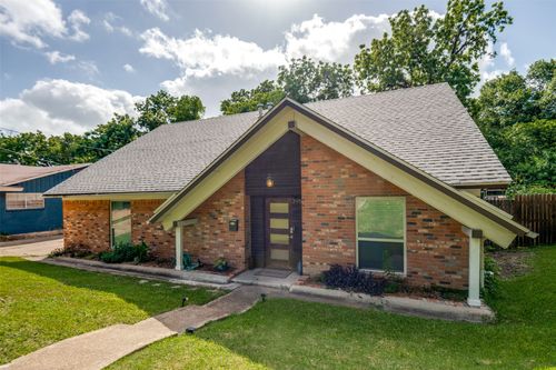 3964 Lost Creek Dr, Dallas, TX, 75224-4160 | Card Image