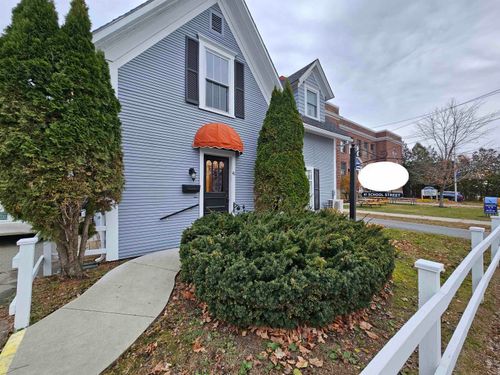 41 School St, Newport, VT, 05855-5593 | Card Image