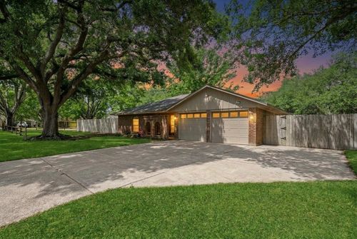 3930 Tumbleweed Ln, Baytown, TX, 77521-3500 | Card Image