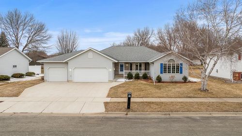 610 Deschepper St, Marshall, MN, 56258-4702 | Card Image