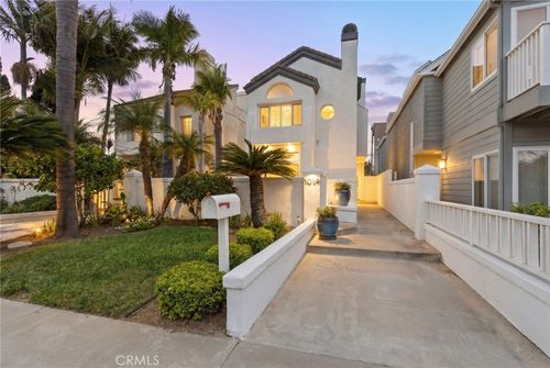 1014 England St, Huntington Beach, CA, 92648 | Card Image