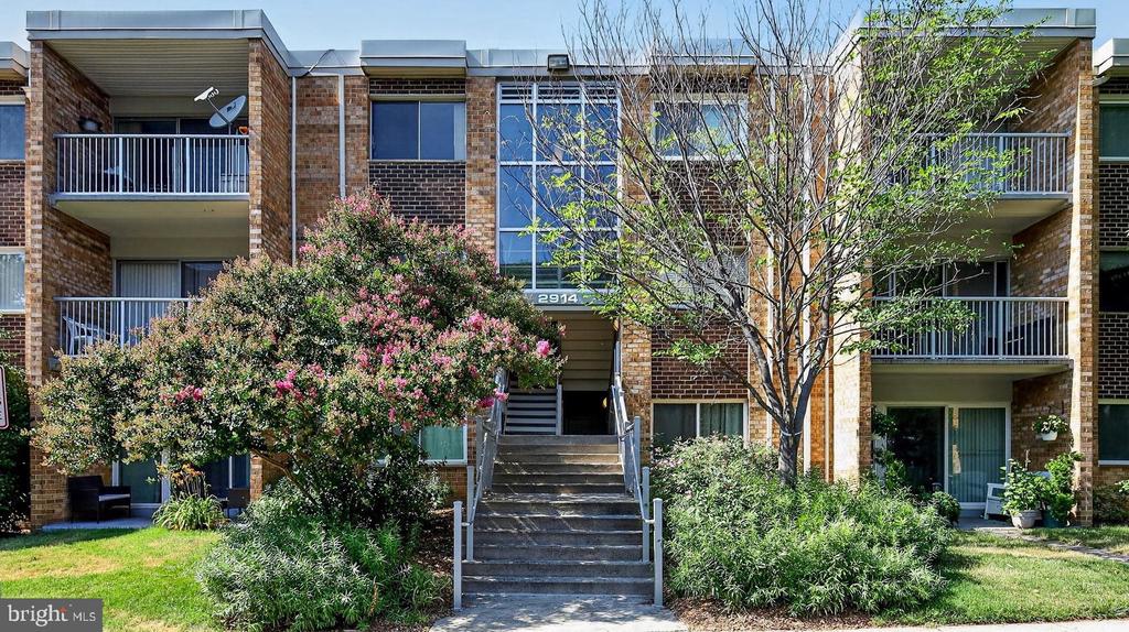 Residential in FALLS CHURCH 5