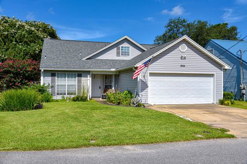904 Elizabeth Ln, Shalimar, FL, 32579-1740 | Card Image