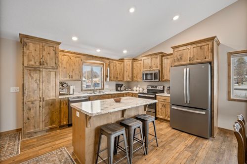 101 Bal Veld Dr, Pease, MN, 56363-3300 | Card Image