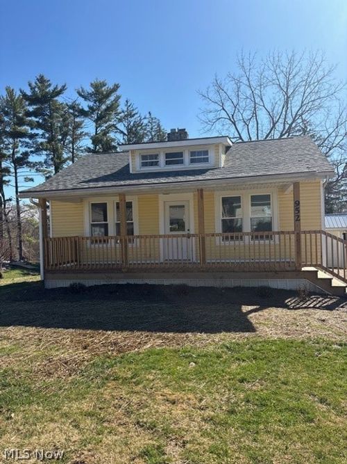 952 Taylor St, Zanesville, OH, 43701-2015 | Card Image