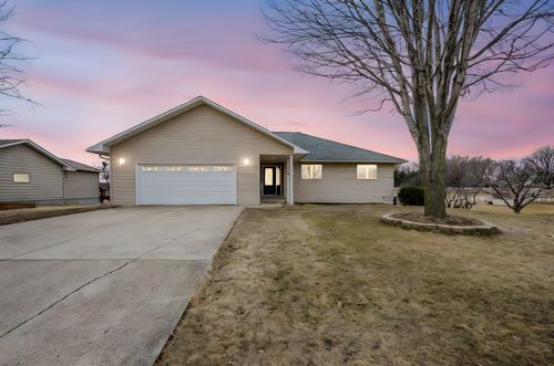 923 Martin St, Fairmont, MN, 56031-2010 | Card Image