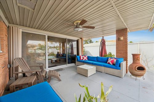 6 Cedar Lawn Cir, Galveston, TX, 77551-4630 | Card Image