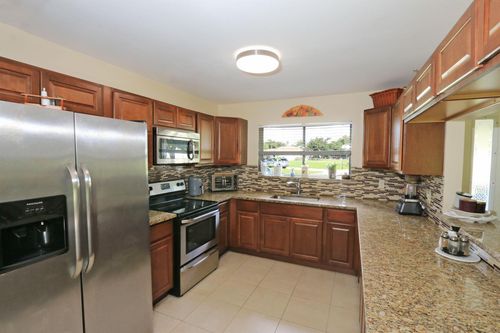 310 Sw Bridgeport Dr, Port St. Lucie, FL, 34953-7114 | Card Image