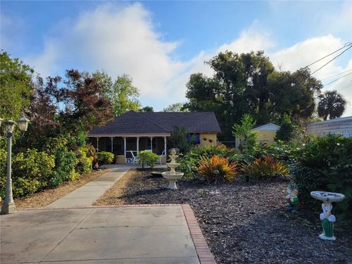 1370 Greenway Dr, MOUNT DORA, FL, 32757-3537 | Card Image