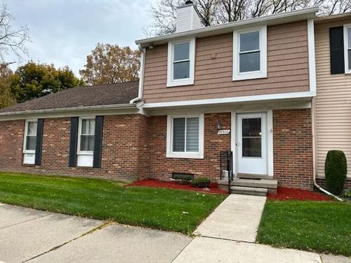 37310 Glenbrook Dr, Clinton Twp, MI, 48036-2431 | Card Image
