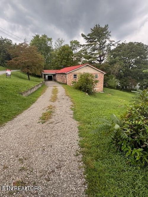 165 Gamble Dr, Jacksboro, TN, 37757-2917 | Card Image