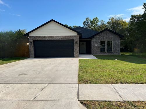 4203 Pickett St, Greenville, TX, 75401-3715 | Card Image