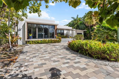 1845 124th St, North Miami, FL, 33181-2612 | Card Image