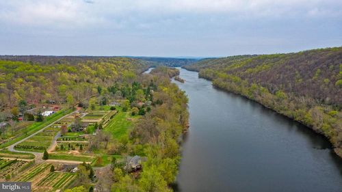 52 River Rd, PIPERSVILLE, PA, 18947-1618 | Card Image