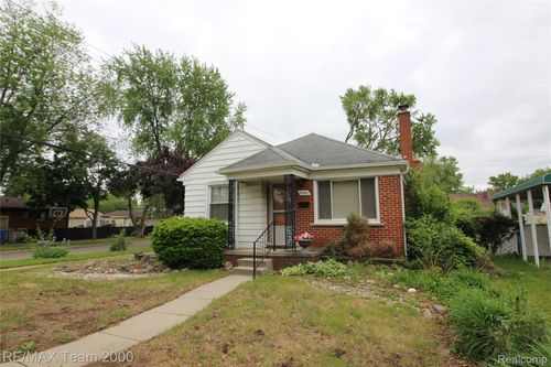24301 Colgate St, Dearborn Heights, MI, 48125-1907 | Card Image