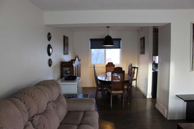 418 7 Street, Home with 4 bedrooms, 2 bathrooms and 3 parking in Picture Butte AB | Image 4