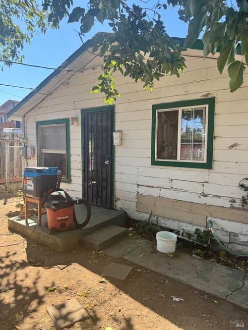 63 Poinsettia Ave, Bay Point, CA, 94565-1613 | Card Image