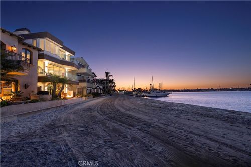 5517 E Ocean Blvd, Long Beach, CA, 90803-4440 | Card Image