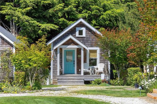 17 Beach Cabin Ln, Pacific Beach, WA, 98571 | Card Image