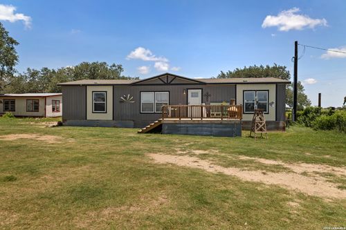 490 Hernandez Rd, Poteet, TX, 78065-3653 | Card Image