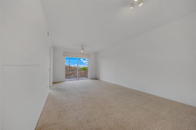 APT-501 - 3600 Oaks Clubhouse Dr, Condo with 3 bedrooms, 2 bathrooms and null parking in Pompano Beach FL | Image 27