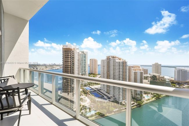 APT-2807 - 475 Brickell Ave, Condo with 2 bedrooms, 2 bathrooms and null parking in Miami FL | Image 4