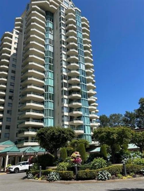 4a-338 Taylor Way, West Vancouver, BC, V7T2Y1 | Card Image