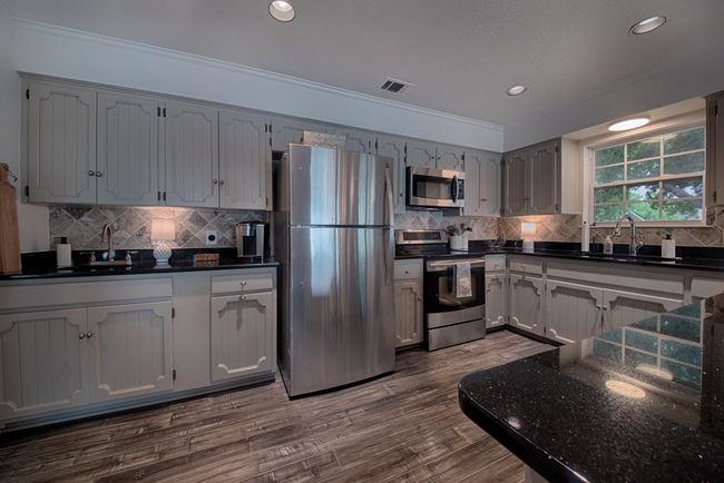 2814 Lakeview Ln, House other with 4 bedrooms, 3 bathrooms and null parking in Granite Shoals TX | Image 8