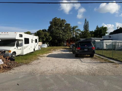 1-2-2136 Collins Ct, Hollywood, FL, 33020-4402 | Card Image