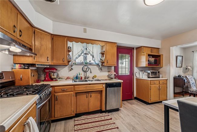 185 Center St, House other with 3 bedrooms, 2 bathrooms and 2 parking in Springdale PA | Image 15
