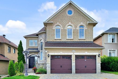 32 Shadow Falls Dr, Richmond Hill, ON, L4E4J7 | Card Image