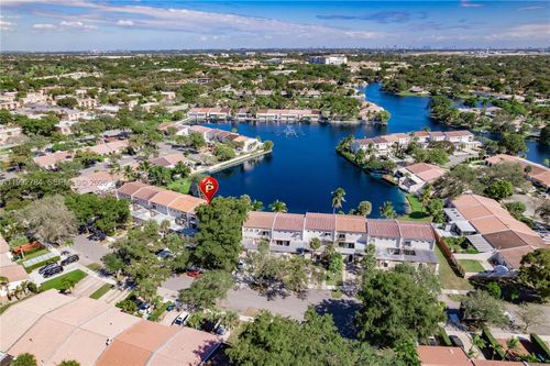 7238 Jacaranda Ln, Miami Lakes, FL, 33014-2673 | Card Image