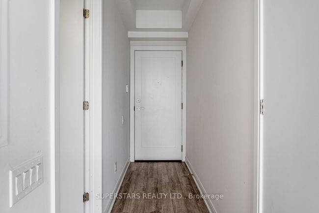 2413 - 50 Charles St E, Condo with 0 bedrooms, 1 bathrooms and null parking in Toronto ON | Image 4