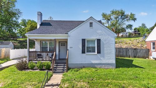 1311 Fort Manor Dr, Lynchburg, VA, 24502-4803 | Card Image