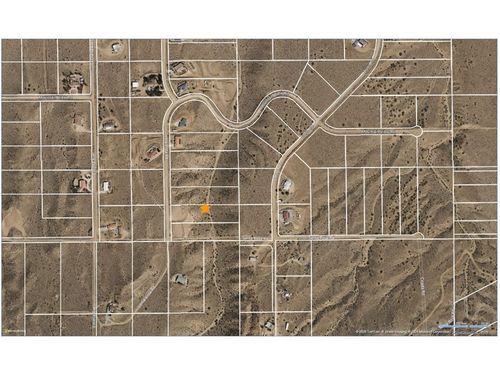 8945 Loma Vista Rd, Apple Valley, CA, 92308-0543 | Card Image