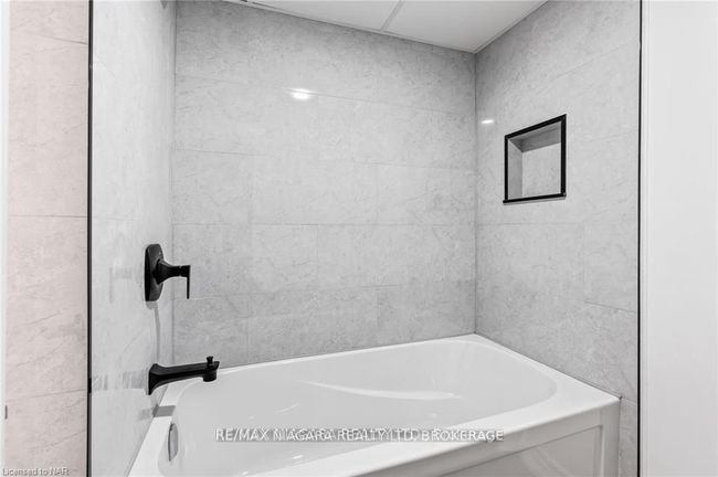7422 Dorchester Rd, House other with 4 bedrooms, 2 bathrooms and 3 parking in Niagara Falls ON | Image 27