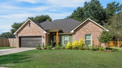 101 Habersham Dr, Youngsville, LA, 70592-5116 | Card Image