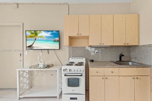 3a-301 86th St, Miami Beach, FL, 33141-4816 | Card Image