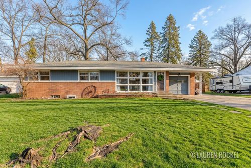 3532 E Manitou Cir, Norton Shores, MI, 49441-4207 | Card Image