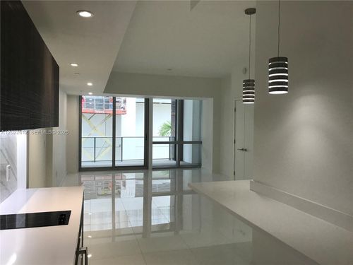 207-851 Ne 1st Ave, Miami, FL, 33132-1817 | Card Image