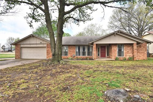 11712 S 98th East Ave, Bixby, OK, 74008-2220 | Card Image